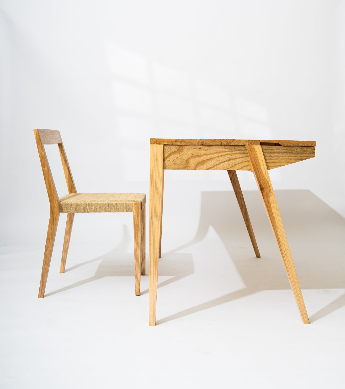 Bunyaad Chair¹