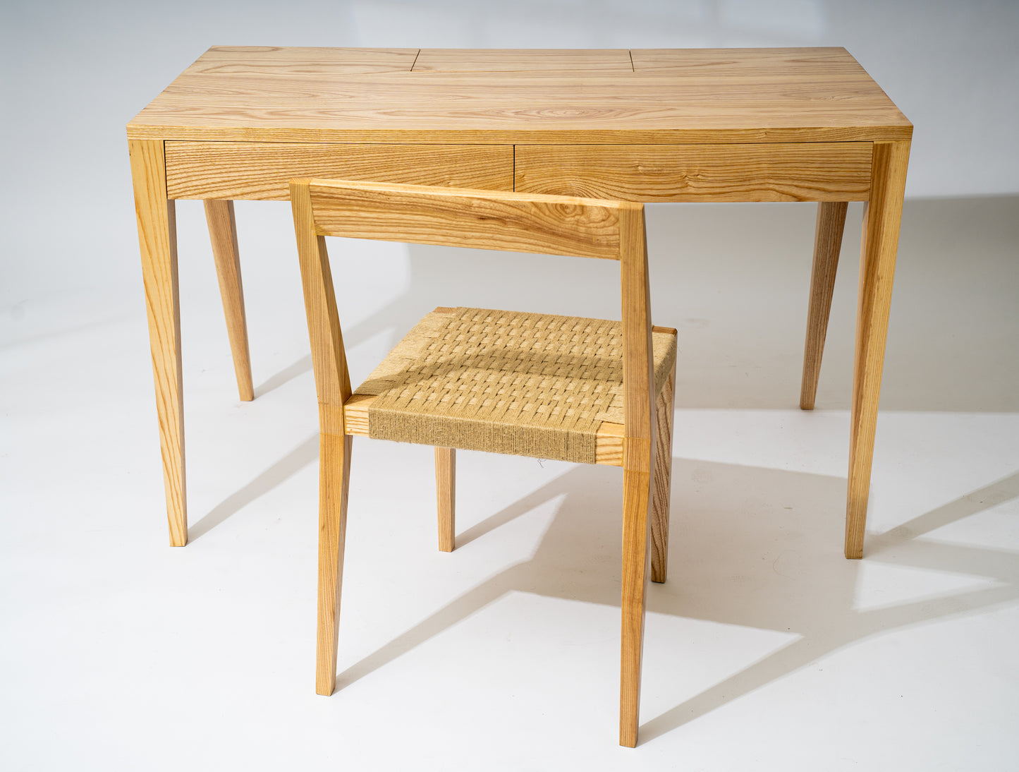 Bunyaad Chair¹