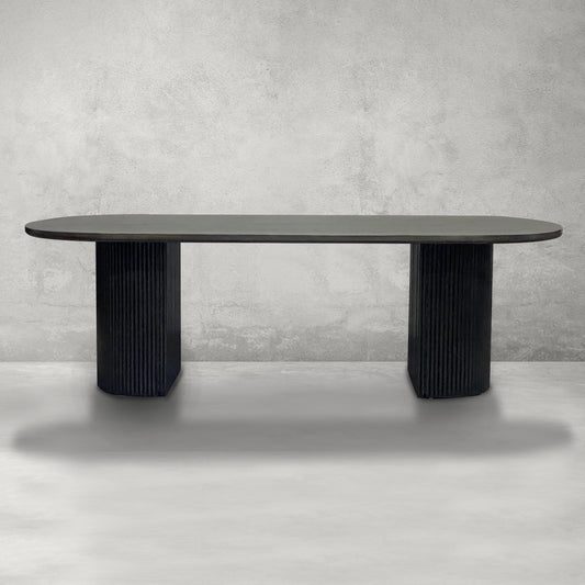 Noir Grandeur Table