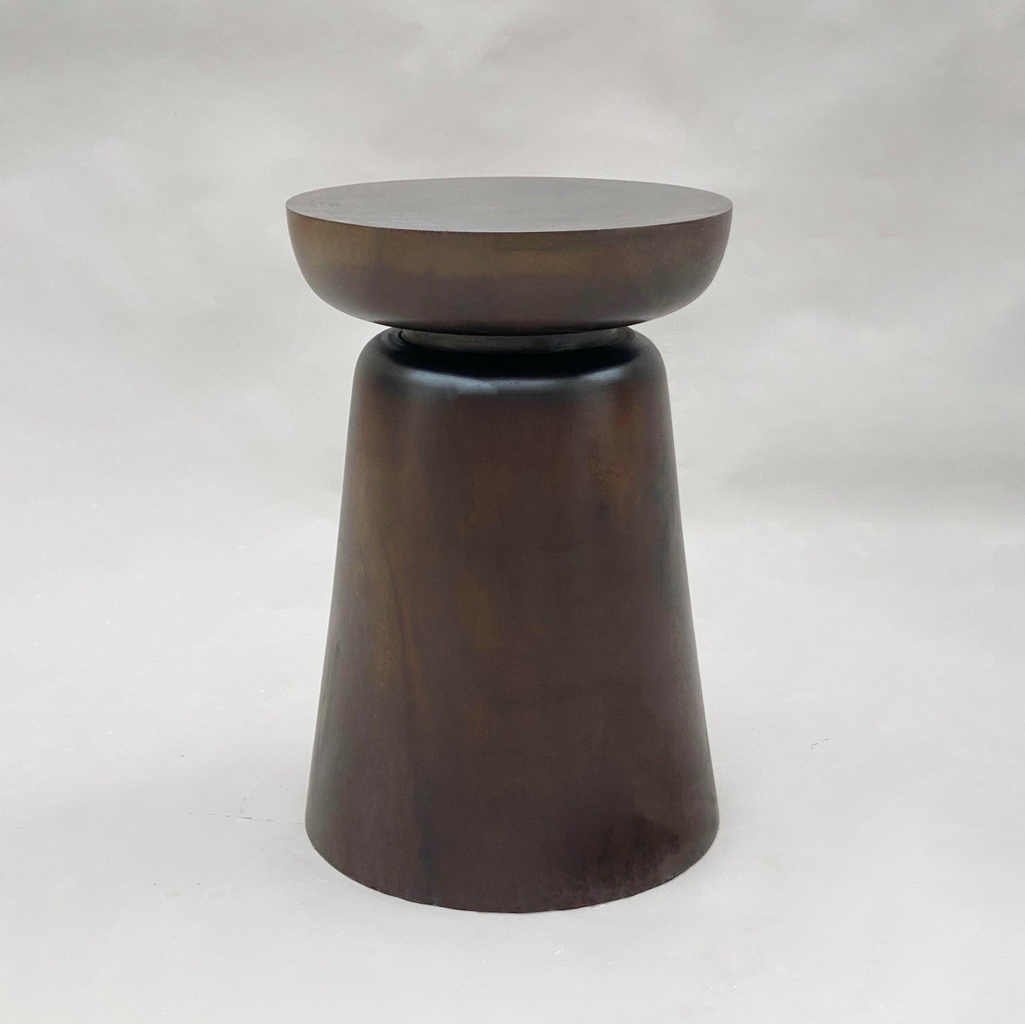 RoundaBold Corner Table